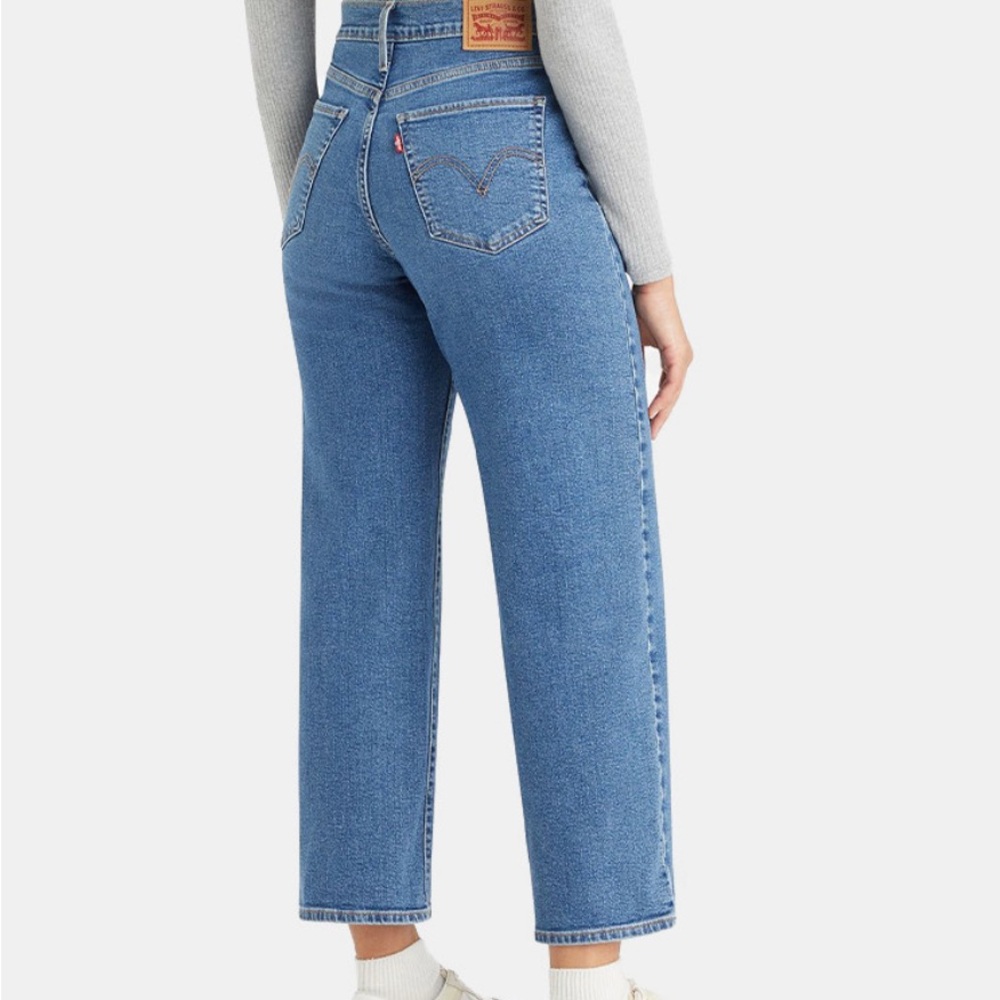 Levi's Women's Classic Blue wide Leg Jeans